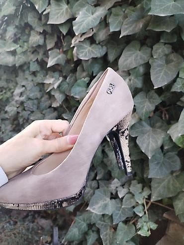 Cipele br 38
Super ocuvane na lalafo.rs — 4 Cipele br 38
Super ocuvane — 4