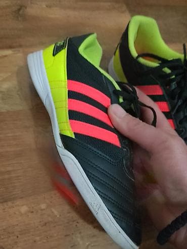 Sports & Leisure: Adidas Sala patike za fudbal br 38 - Model: Adidas Sala (oznaka at lalafo.rs — 4 Sports & Leisure: Adidas Sala patike za fudbal br 38 - Model: Adidas Sala (oznaka — 4