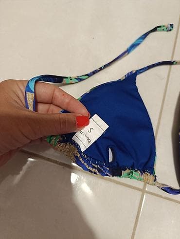 Zenski bikini kupaći kostim brenda Bonatti. Gornji deo je trouglastog na lalafo.rs — 8 Zenski bikini kupaći kostim brenda Bonatti. Gornji deo je trouglastog — 8