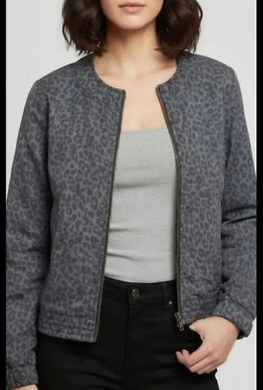Ženska jakna sa leopard printom - Kroj: ravna silueta, bez kragne na lalafo.rs Ženska jakna sa leopard printom - Kroj: ravna silueta, bez kragne