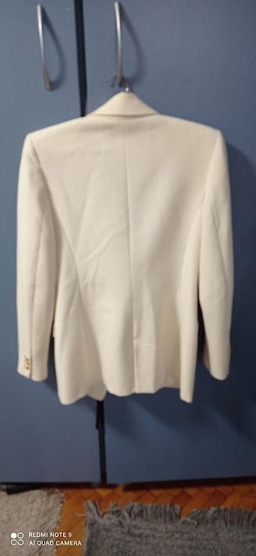 ZARA ženski blejzer, model sa duplim kopčanjem. - Boja: krem/bela - na lalafo.rs — 9 ZARA ženski blejzer, model sa duplim kopčanjem. - Boja: krem/bela - — 9