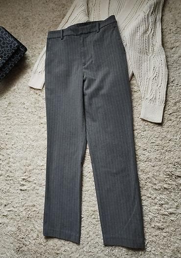 pantalone butiku ali: UNIQLO sive pantalone na tanke pruge u velicini XS. Perfektno stanje ☆ na lalafo.rs — 4 pantalone butiku ali: UNIQLO sive pantalone na tanke pruge u velicini XS. Perfektno stanje ☆ — 4