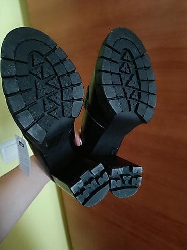 Nove cipele, broj 40. preudobne na lalafo.rs — 1 Nove cipele, broj 40. preudobne — 1