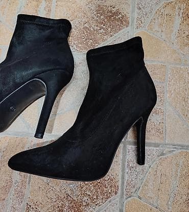 PRELEPE TERRANOVA ČARAPA ČIZMICE OD ANTILOPA DVAPUT NOŠENE BROJ 38 - na lalafo.rs PRELEPE TERRANOVA ČARAPA ČIZMICE OD ANTILOPA DVAPUT NOŠENE BROJ 38 -