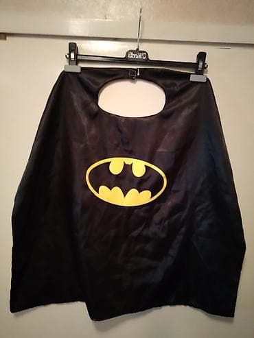Deciji Batman ogrtac visina 60,sirina na ldjima oko 60,sirina dole na lalafo.rs Deciji Batman ogrtac visina 60,sirina na ldjima oko 60,sirina dole