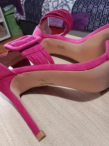 Atraktivne sandale, br.39, Beo shoes, dva puta obuvene, bez oštećenja na lalafo.rs — 6 Atraktivne sandale, br.39, Beo shoes, dva puta obuvene, bez oštećenja — 6