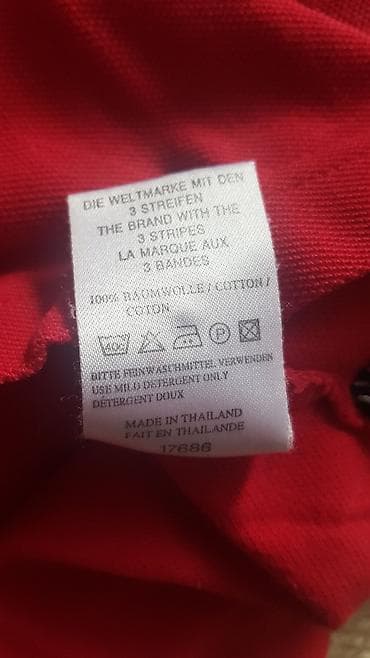 kom sa etiketom: Adidas Originals polo majica - Model: klasična polo majica sa kragnom at lalafo.rs — 4 kom sa etiketom: Adidas Originals polo majica - Model: klasična polo majica sa kragnom — 4