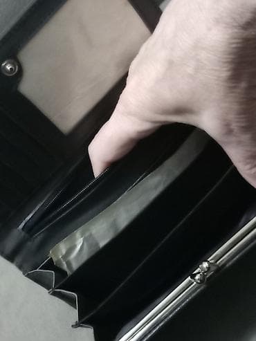 Crni novčanik nov odlično organiziran.Krupan,sitan na lalafo.rs — 4 Crni novčanik nov odlično organiziran.Krupan,sitan — 4