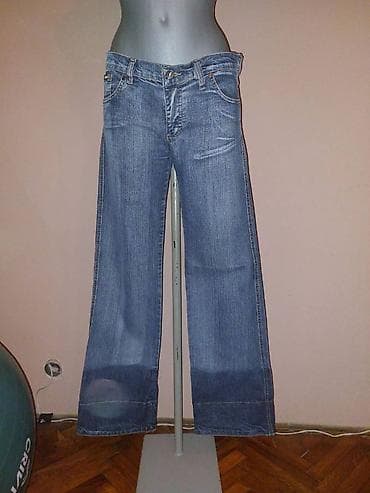 Blago zvonaste farmerke, predviđene da se podvrnu, a mogu da se nose i na lalafo.rs — 1 Blago zvonaste farmerke, predviđene da se podvrnu, a mogu da se nose i — 1