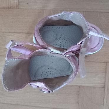 Veoma malo koriscene,bez ostecenja.Kao nove.Roze sa sljokicama na lalafo.rs — 8 Veoma malo koriscene,bez ostecenja.Kao nove.Roze sa sljokicama — 8