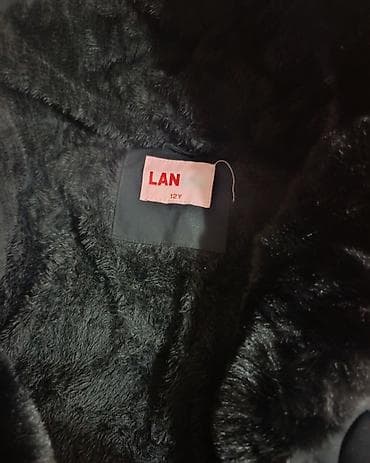 Dečja zimska jakna sa kapuljačom – brend LAN, veličina 12Y gs - na lalafo.rs — 3 Dečja zimska jakna sa kapuljačom – brend LAN, veličina 12Y gs - — 3