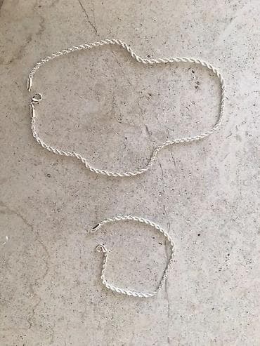 Ogrlica+Narukvica
Cena:1500din at lalafo.rs — 7 Ogrlica+Narukvica
Cena:1500din — 7