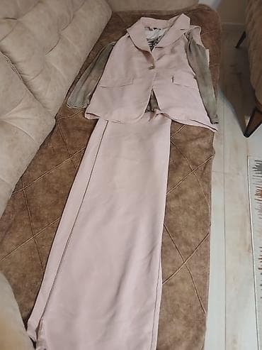 Prsluk puder boja i sire pantalone nove br L na lalafo.rs Prsluk puder boja i sire pantalone nove br L