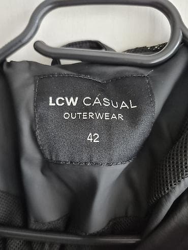Personal Items: LC Waikiki jakna. vel.42.Ocuvana.Moze da se strukira.Duza je at lalafo.rs — 2 Personal Items: LC Waikiki jakna. vel.42.Ocuvana.Moze da se strukira.Duza je — 2