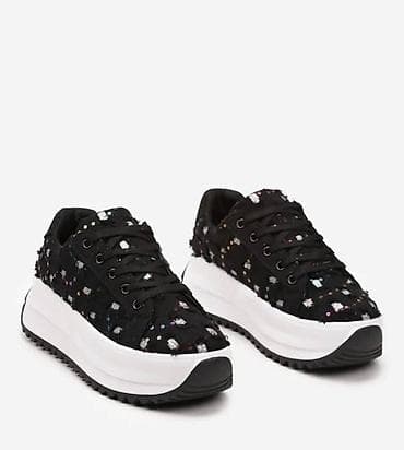 Zenski model patika
36-41
3400 din na lalafo.rs — 3 Zenski model patika
36-41
3400 din — 3