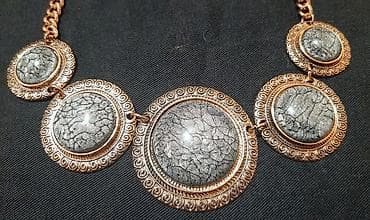 Unikatna ogrlica iz 90-tih godina Boja zlatna sa sivkastim dragim na lalafo.rs — 6 Unikatna ogrlica iz 90-tih godina Boja zlatna sa sivkastim dragim — 6