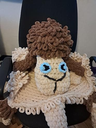 Ručno rađeni pufnasti dečiji tepisi u obliku ovčice. - Materijal na lalafo.rs — 5 Ručno rađeni pufnasti dečiji tepisi u obliku ovčice. - Materijal — 5