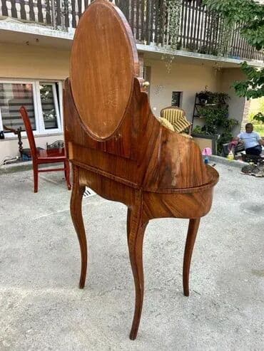 Stilske konzole: Stara stilska šminkernica / toaletni sto 💄✨ Šminkernica u dobrom na lalafo.rs — 10 Stilske konzole: Stara stilska šminkernica / toaletni sto 💄✨ Šminkernica u dobrom — 10