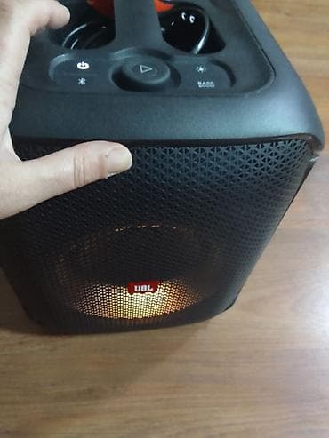 JBL zvučnik je kao nov bez mana 100w uz njega ide orginal punjač za na lalafo.rs — 7 JBL zvučnik je kao nov bez mana 100w uz njega ide orginal punjač za — 7