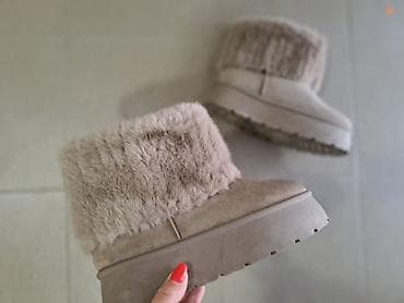 Ugg obuća 39, bоја - Bež na lalafo.rs — 1 Ugg obuća 39, bоја - Bež — 1