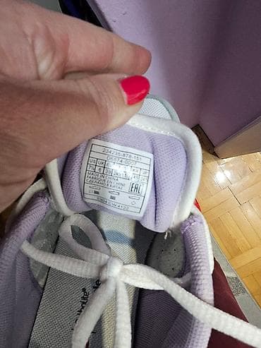 Patike br 38 u perfektnom stanju, bukvalno kao nove. Obuvene su 2 puta na lalafo.rs — 6 Patike br 38 u perfektnom stanju, bukvalno kao nove. Obuvene su 2 puta — 6