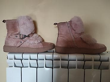 Cizme broj 41. Krzno se ne skida at lalafo.rs Cizme broj 41. Krzno se ne skida