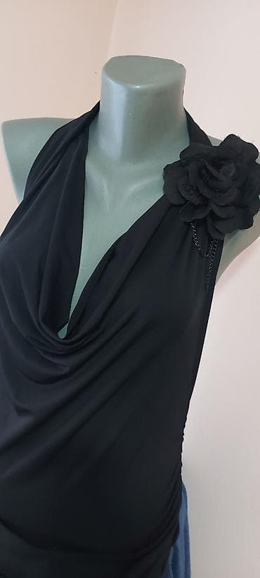 Personal Items: Crna, elegantna haljina uz telo, bez oštećenja. 950 din. Vel S/M Kao at lalafo.rs — 1 Personal Items: Crna, elegantna haljina uz telo, bez oštećenja. 950 din. Vel S/M Kao — 1