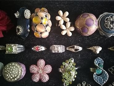 Novi ženski prsteni -svi zajedno-gomila novi različiti - ima po neki i na lalafo.rs — 2 Novi ženski prsteni -svi zajedno-gomila novi različiti - ima po neki i — 2