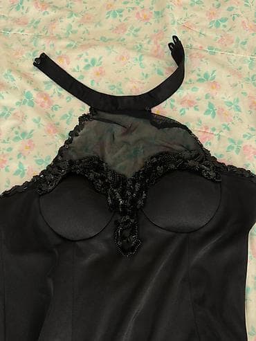 Savršena jako elegantna moderna haljina jednom obucena na lalafo.rs Savršena jako elegantna moderna haljina jednom obucena