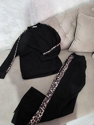 Muška obuća: Bordo dostupan u M veliciniCrni dostupan u M,L na lalafo.rs — 1 Muška obuća: Bordo dostupan u M veliciniCrni dostupan u M,L — 1