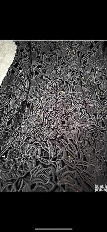 Crna čipkana haljina sa dugim rukavima, ravnog kroja do iznad kolena na lalafo.rs — 4 Crna čipkana haljina sa dugim rukavima, ravnog kroja do iznad kolena — 4