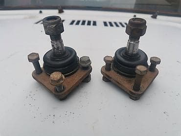 Donje kugle trapa Lada 21214i Niva 2012 godiste. Polovno. ocuvano na lalafo.rs Donje kugle trapa Lada 21214i Niva 2012 godiste. Polovno. ocuvano