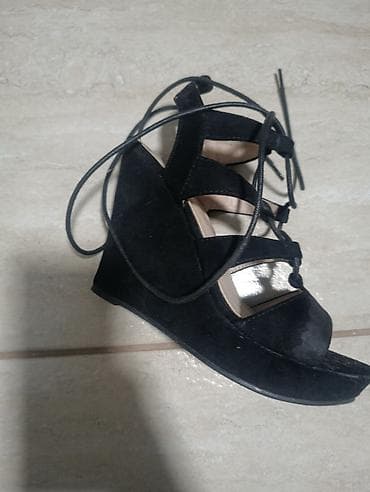 Crne ženske sandale na klina (platforma/wedge) sa vezivanjem oko at lalafo.rs — 3 Crne ženske sandale na klina (platforma/wedge) sa vezivanjem oko — 3