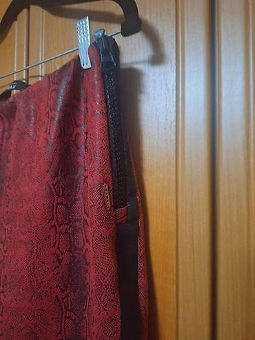 Pantalone NOVE print crveno-crne RAMAX, vrlo kvalitetne, verna kopija at lalafo.rs Pantalone NOVE print crveno-crne RAMAX, vrlo kvalitetne, verna kopija