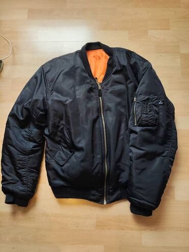 Jakna je u odlicnom stanju, nema oštećenja. Ima postavu od poliestera na lalafo.rs Jakna je u odlicnom stanju, nema oštećenja. Ima postavu od poliestera