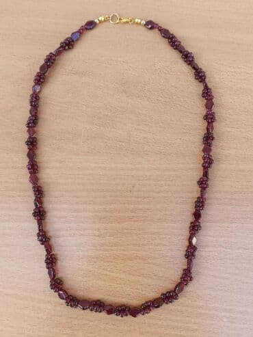 Granat Ogrlica 2 Ogrlica od Granata, poludragi kamen. Dužina-obim at lalafo.rs Granat Ogrlica 2 Ogrlica od Granata, poludragi kamen. Dužina-obim