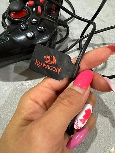 Redragon žični gejming kontroler - Model: Redragon (logo na prednjoj at lalafo.rs — 3 Redragon žični gejming kontroler - Model: Redragon (logo na prednjoj — 3