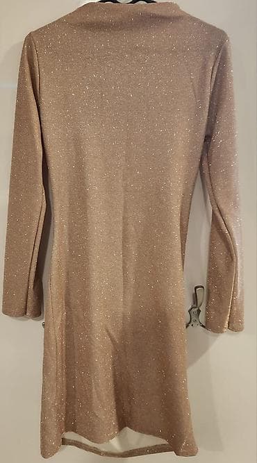 Ženska mini haljina sa šljokičastim efektom u toploj zlatno‑bež boji at lalafo.rs — 1 Ženska mini haljina sa šljokičastim efektom u toploj zlatno‑bež boji — 1