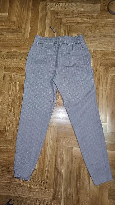 pantalone butiku ali: Pantalone u modelu trenerke, pune elastina. Broj 32 ali može i za 34 i na lalafo.rs — 4 pantalone butiku ali: Pantalone u modelu trenerke, pune elastina. Broj 32 ali može i za 34 i — 4