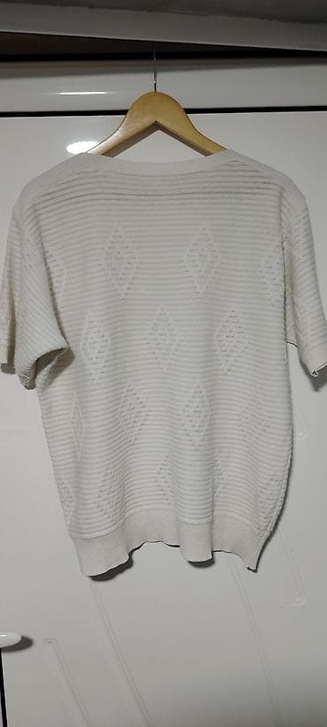 Pletena ženska bluza/kratki džemper, boja: krem/bela. Model sa kratkim na lalafo.rs — 2 Pletena ženska bluza/kratki džemper, boja: krem/bela. Model sa kratkim — 2