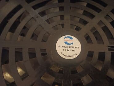 Postolje za laptop sa improvizovanim "nogarima" koji ga odvajaju od na lalafo.rs — 4 Postolje za laptop sa improvizovanim "nogarima" koji ga odvajaju od — 4