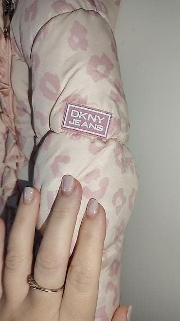DKNY skafander za devojcicu, vel 6-9 meseci na lalafo.rs — 4 DKNY skafander za devojcicu, vel 6-9 meseci — 4