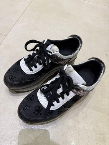 Women's Sneakers and athletic shoes: Guess, 39, bоја - Crna na lalafo.rs Women's Sneakers and athletic shoes: Guess, 39, bоја - Crna