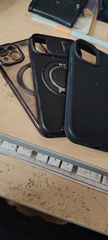 Set futrola za telefon – više komada - Modeli: tri zaštitne futrole na lalafo.rs Set futrola za telefon – više komada - Modeli: tri zaštitne futrole