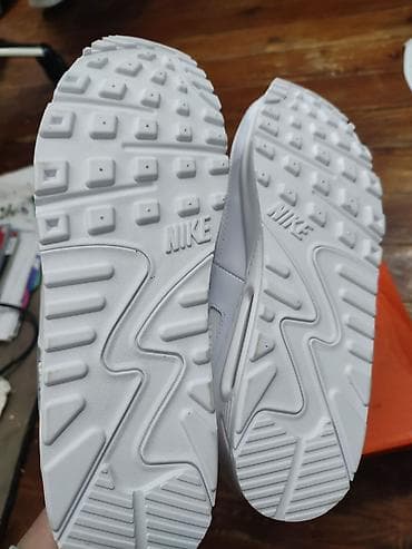 Trainers: Nike air max 90 patike bele kao ekokoža A klasa NOVO Novo Brojevi 41 at lalafo.rs — 3 Trainers: Nike air max 90 patike bele kao ekokoža A klasa NOVO Novo Brojevi 41 — 3