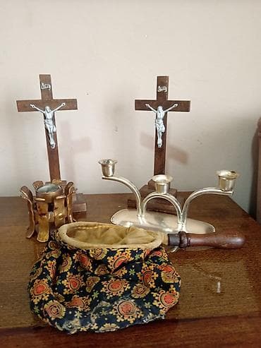 Crkveni liturgijski set – komplet - Dva drvena krsta sa korpusom na lalafo.rs Crkveni liturgijski set – komplet - Dva drvena krsta sa korpusom