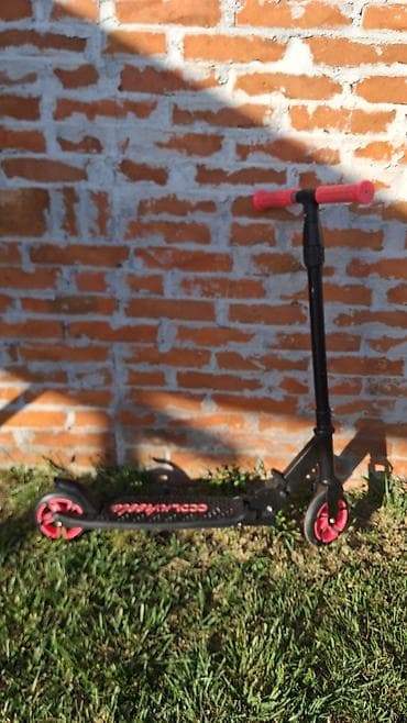 Bicycles: Prodajem dečiji trotinet marke Cool Wheels, u dobrom stanju. 🔹 Boja at lalafo.rs — 2 Bicycles: Prodajem dečiji trotinet marke Cool Wheels, u dobrom stanju. 🔹 Boja — 2