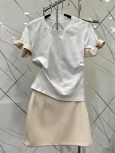 kom sa etiketom: Damski komplet – kratka majica i mini suknja Opis: - Elegantni letnji at lalafo.rs — 6 kom sa etiketom: Damski komplet – kratka majica i mini suknja Opis: - Elegantni letnji — 6