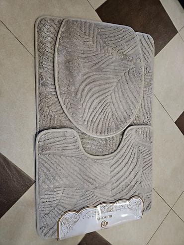 Carpets & Floor Mats: Trodelni set za kupatilo neklizajuci NOVO at lalafo.rs — 1 Carpets & Floor Mats: Trodelni set za kupatilo neklizajuci NOVO — 1