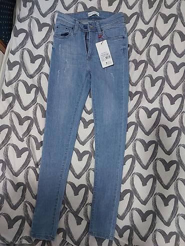 Nove farmerke, nisu nošene, veličina 27 na lalafo.rs Nove farmerke, nisu nošene, veličina 27